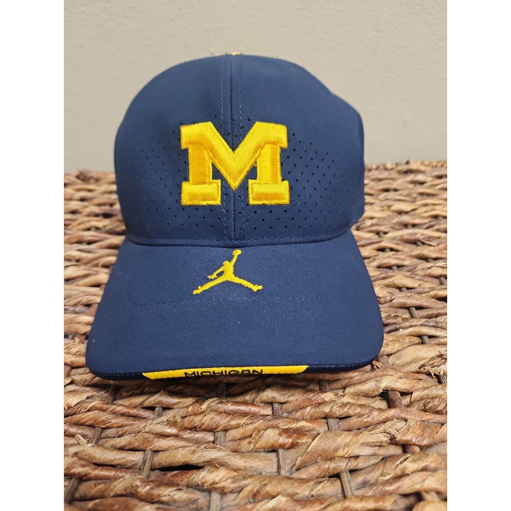 Nike Jordan Michigan Wolverines Team Issue On Field Hat Navy Blue DC4632-419 S/M